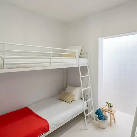 Arade Hostel *