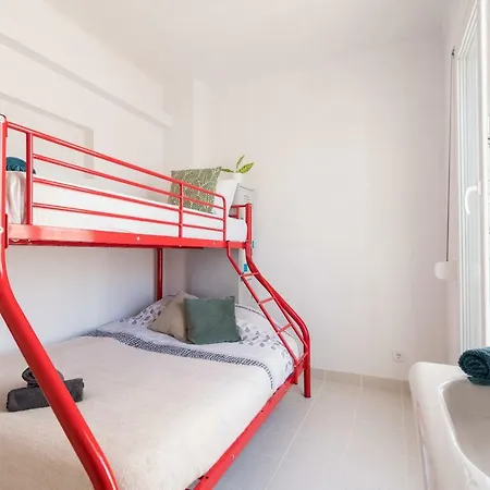 Arade Hostel *